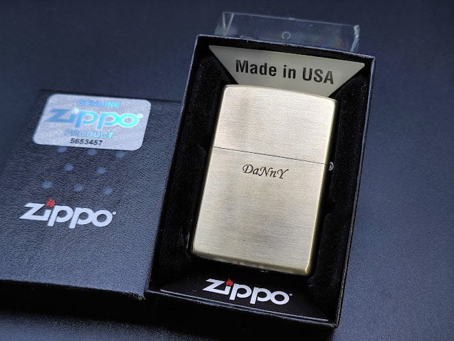 zippo lighter light gold engraving 1