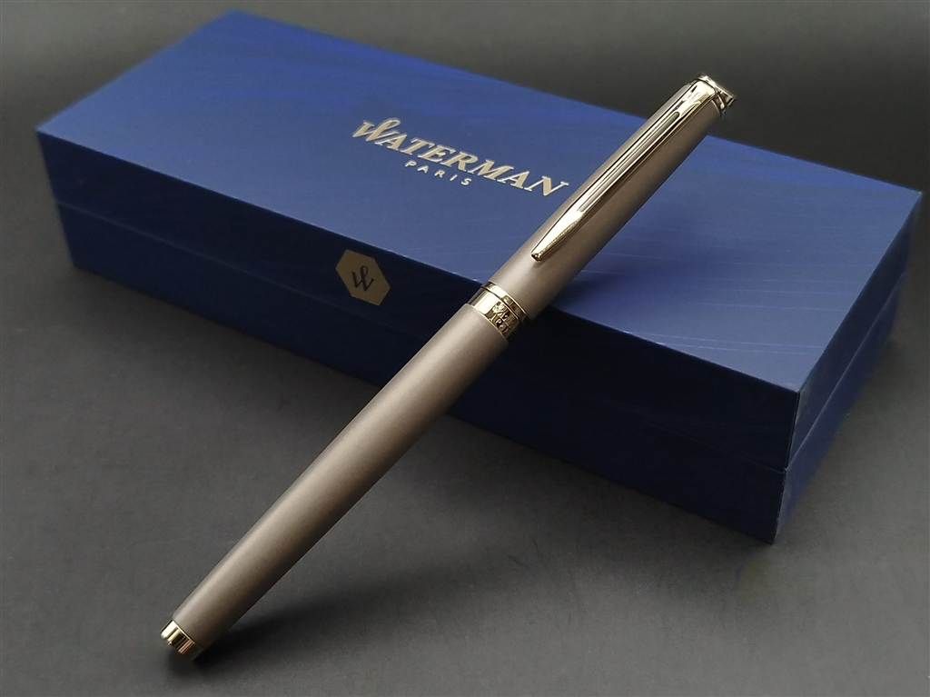hemisphere grey gold trim rb 8