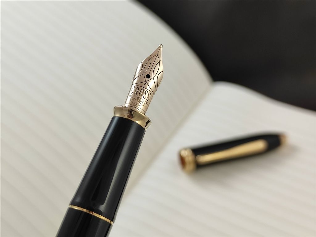 townsend lacquer black gold trim fp 8