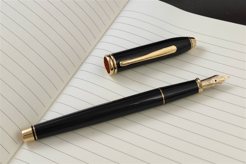 townsend lacquer black gold trim fp 9