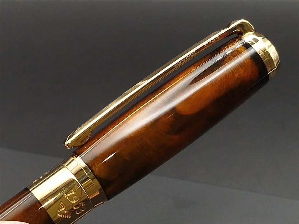 line d atbwn gold trim fp 9
